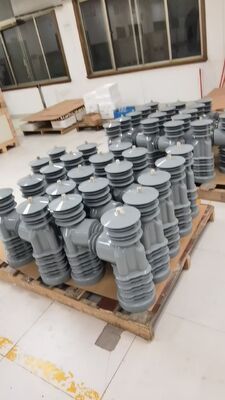 قاطع دائرة مفرغ عالي الجهد مع مكثفات سيراميكية مضمنة من 11 كيلو فولت إلى 40.5 كيلو فولت وعمر خدمة يصل إلى 20 عامًا